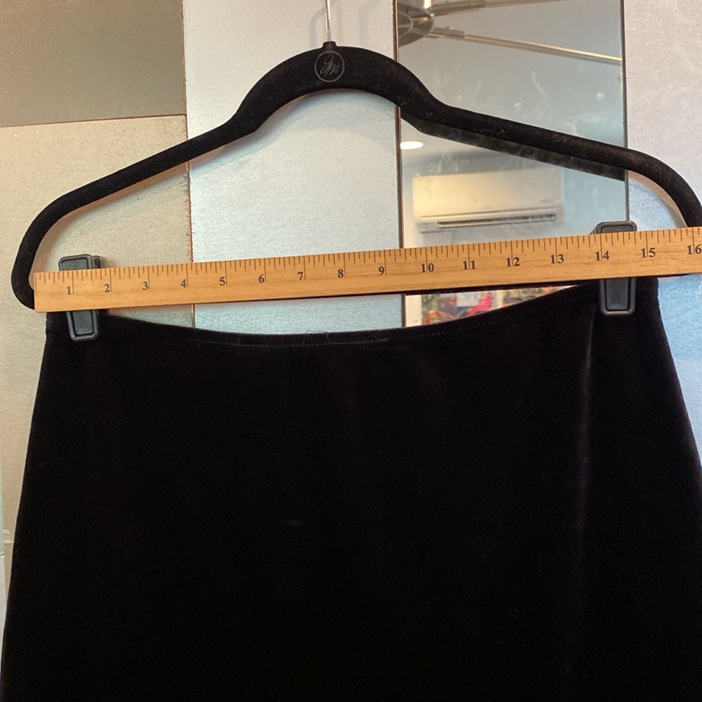 Vintage 90s Elegant Black Crushed Velvet Mini Skirt - Picture 3 of 5
